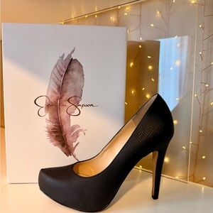 Jessica Simpson Textured Black Platform Heels